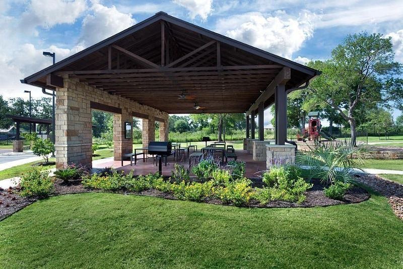 Covered Pavilion & Outdoor Grill