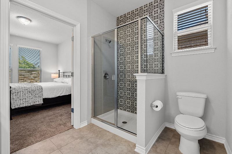 Junior Ensuite on main level
