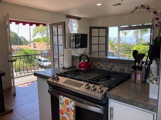 Furnished Finder property 546100_1 photo 10