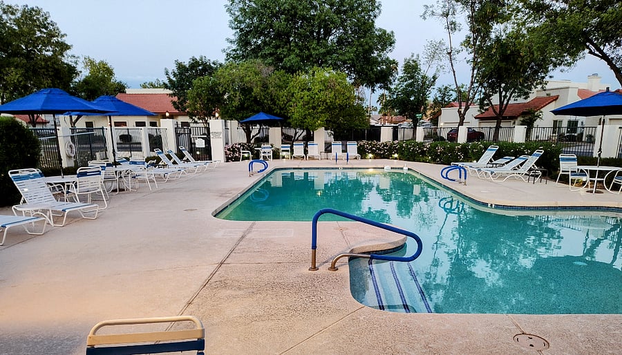Pool Seating