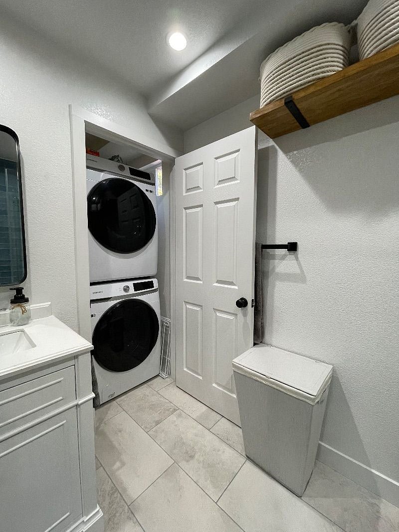 In-house new Samsung washer/dryers.