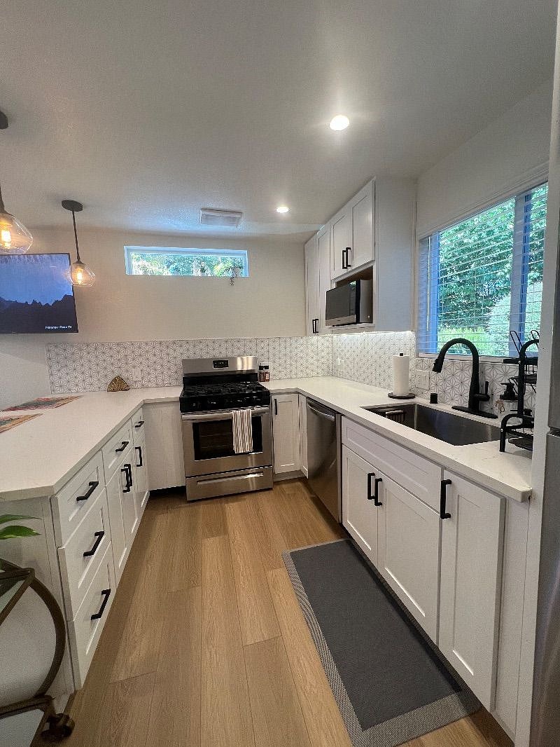 Furnished Finder property 546135_1 photo 9
