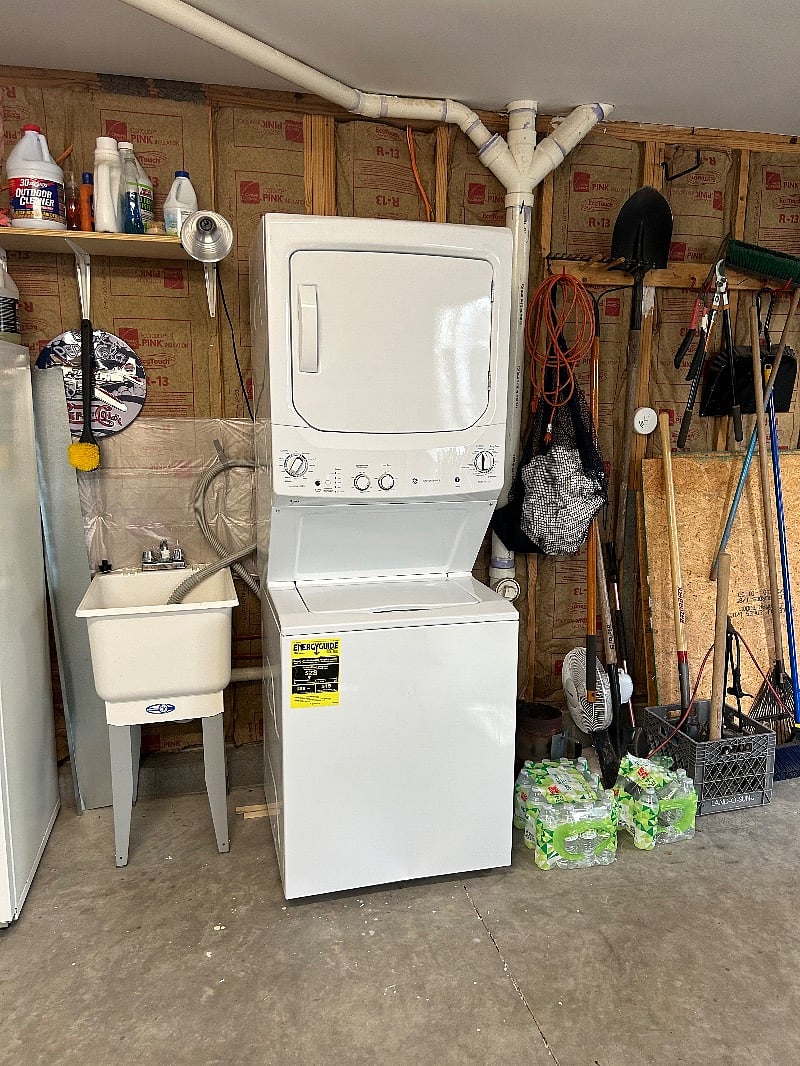 Washer/dryer in the garage below