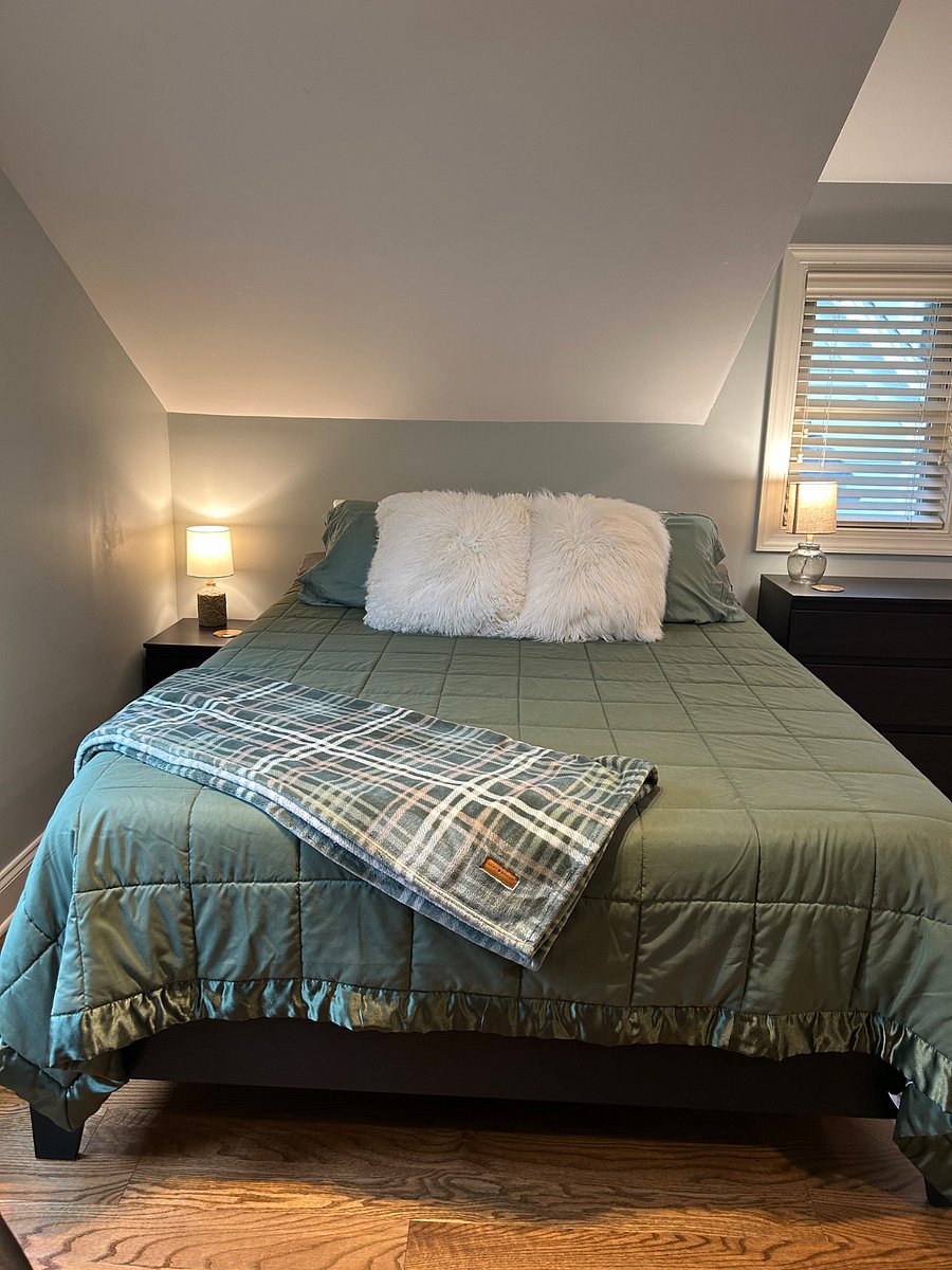 Queen bed
