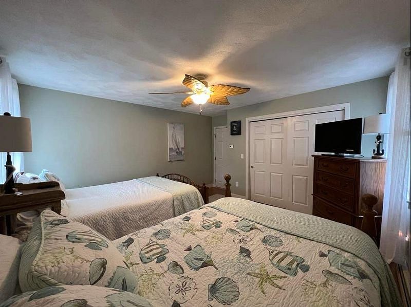 3rd bedroom 1 queen 1 full