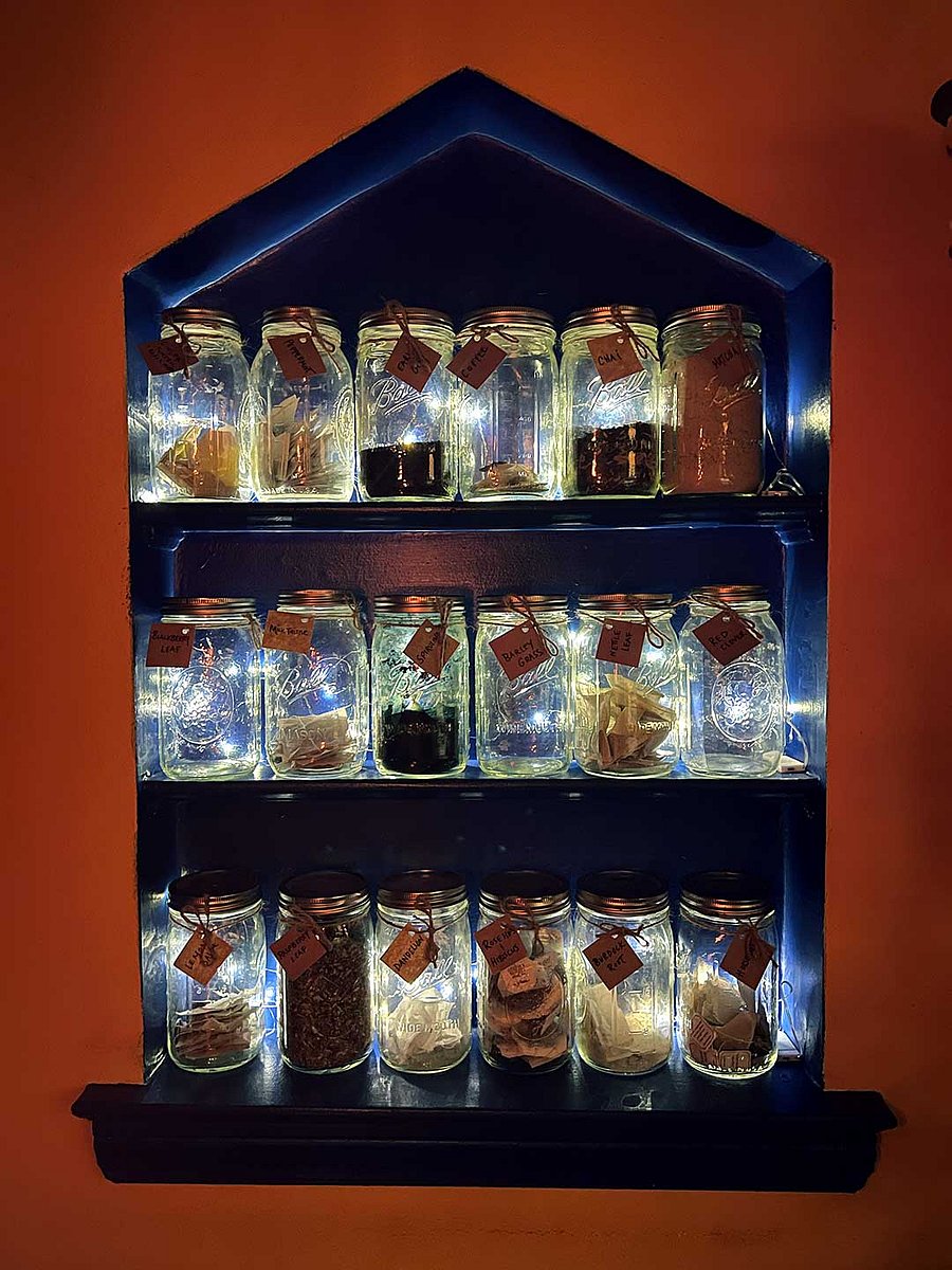 Kitchen amenities include house teas and coffee