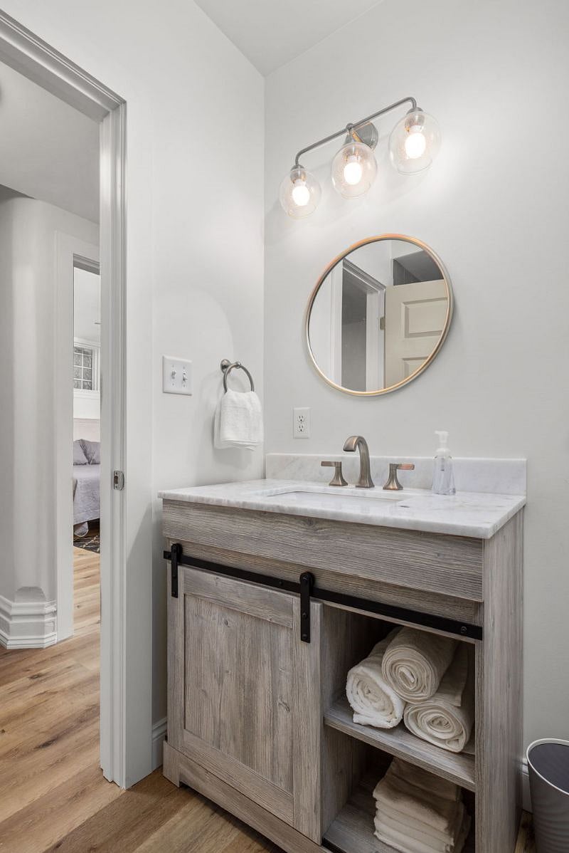 Hall Bathroom (Shared by Bedrooms 2&3)