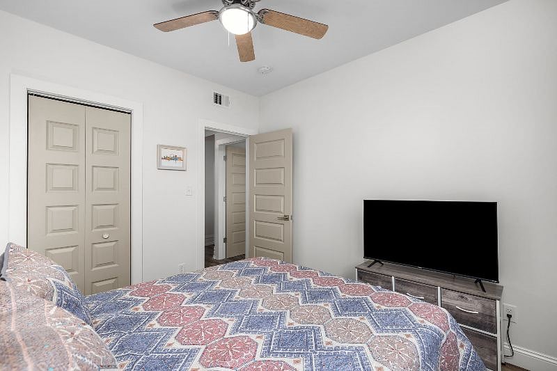 3rd Bedroom - Queen Bed