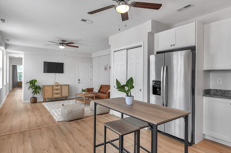 Furnished Finder property 546702_1 photo 3