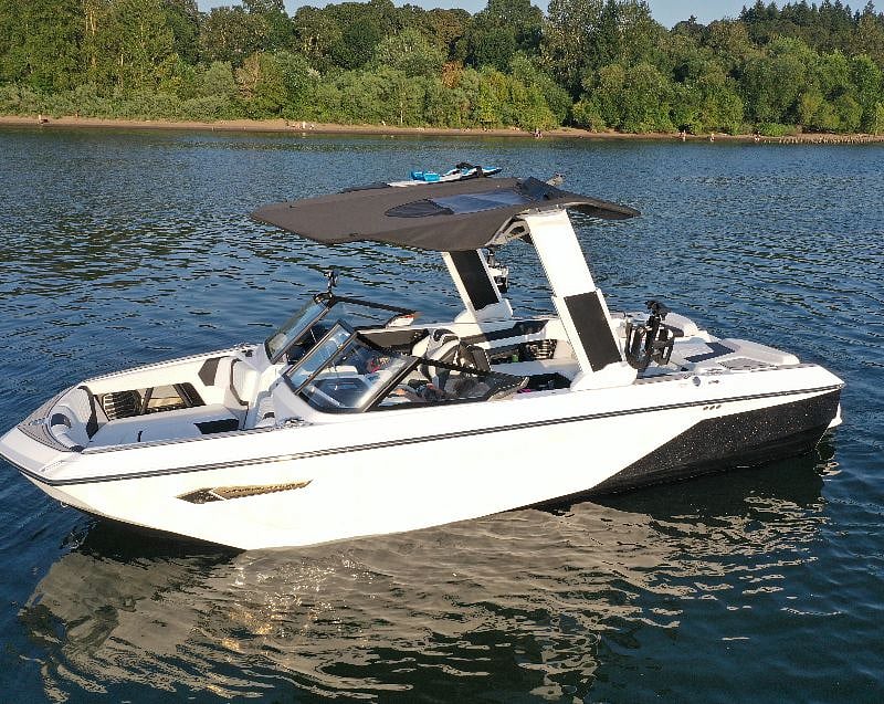 Wake surfing boat available to rent!