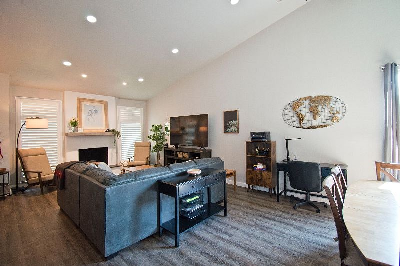 Furnished Finder property 546789_1 photo 3
