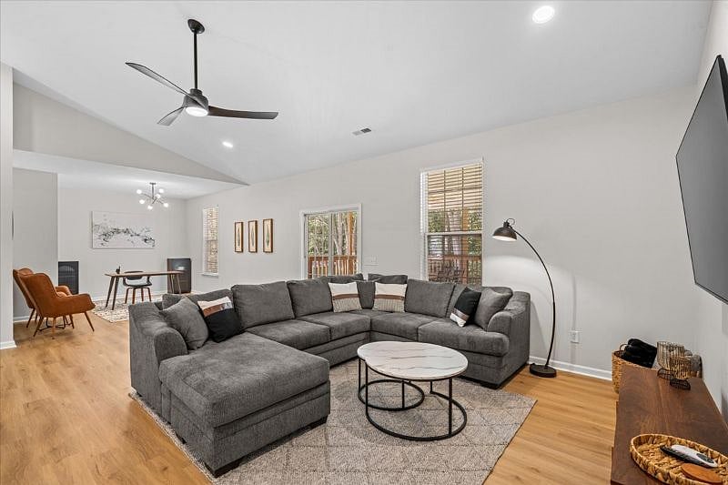 Furnished Finder property 546827_1 photo 6