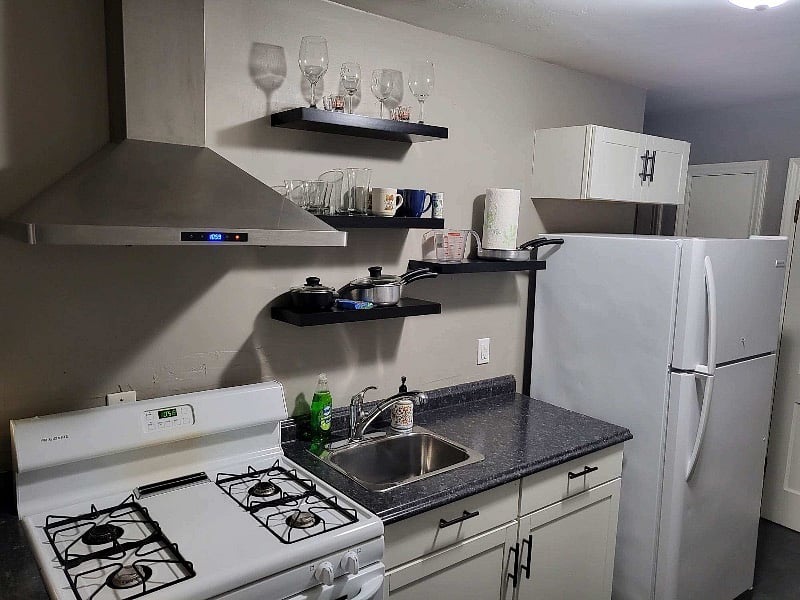 Full kitchen