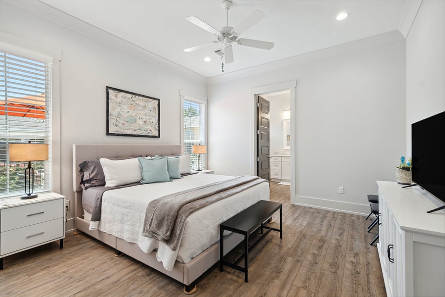 1st floor king suite