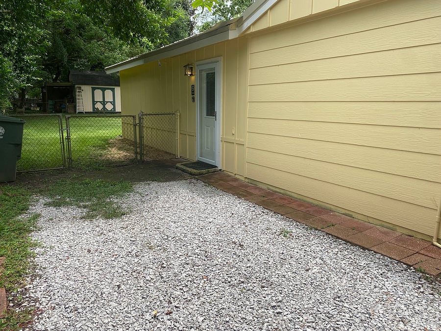 Side Driveway w/ Entrance
