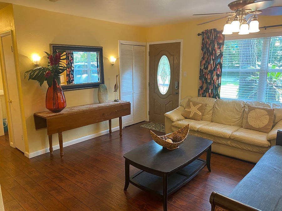 Front Sitting Area