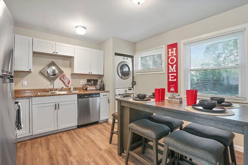 Furnished Finder property 547194_1 photo 10