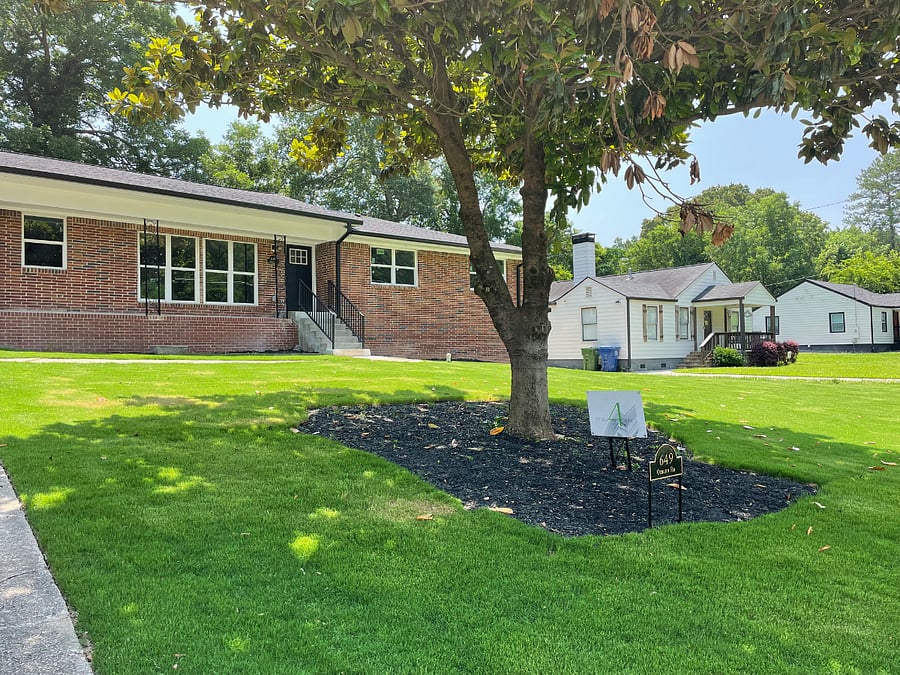 Quiet neighborhood with large front yard 