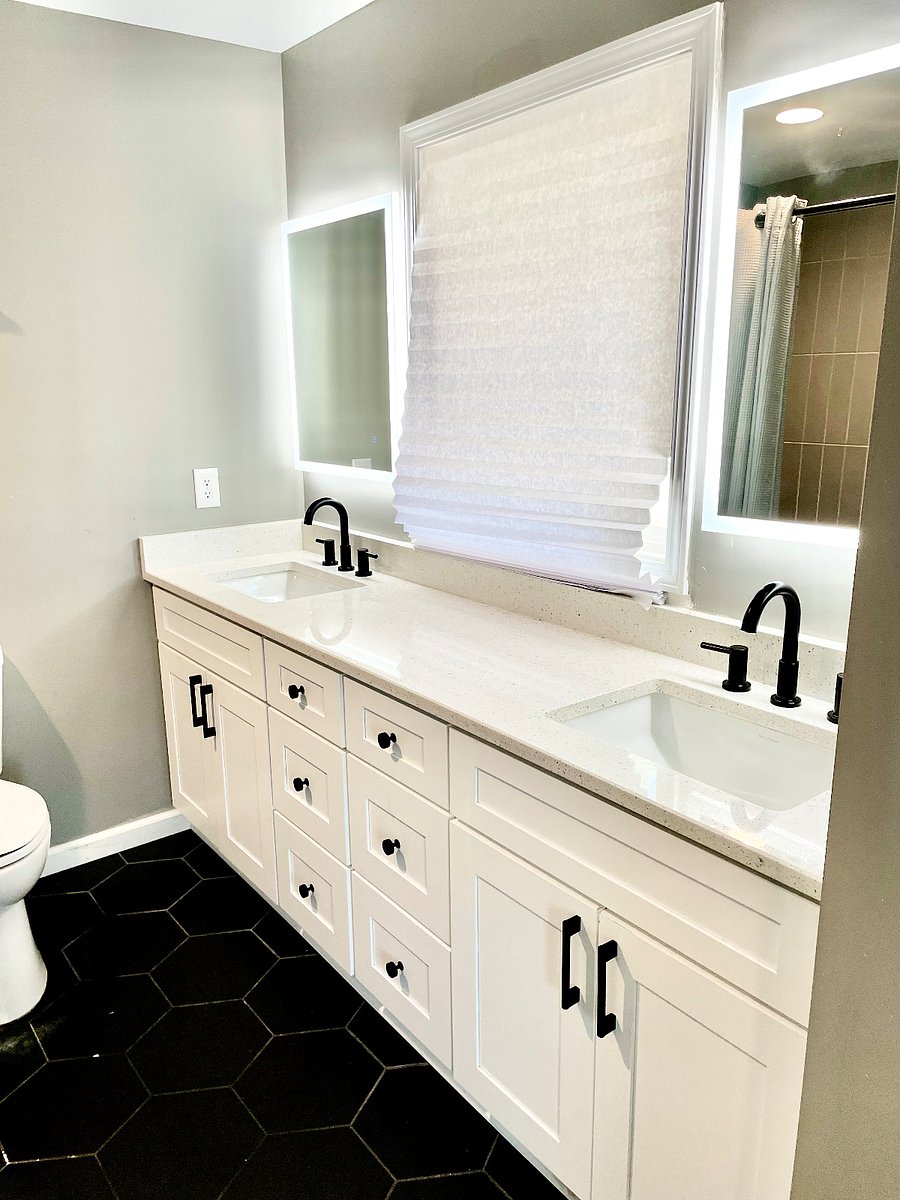 Main bedroom suite with double vanity