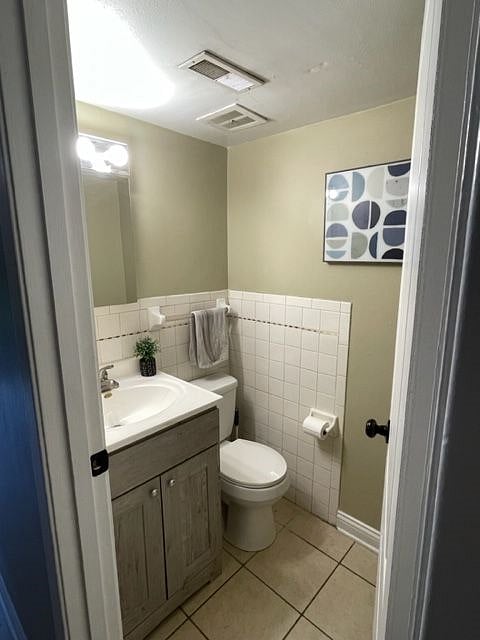 1st Floor 1/2 Bath