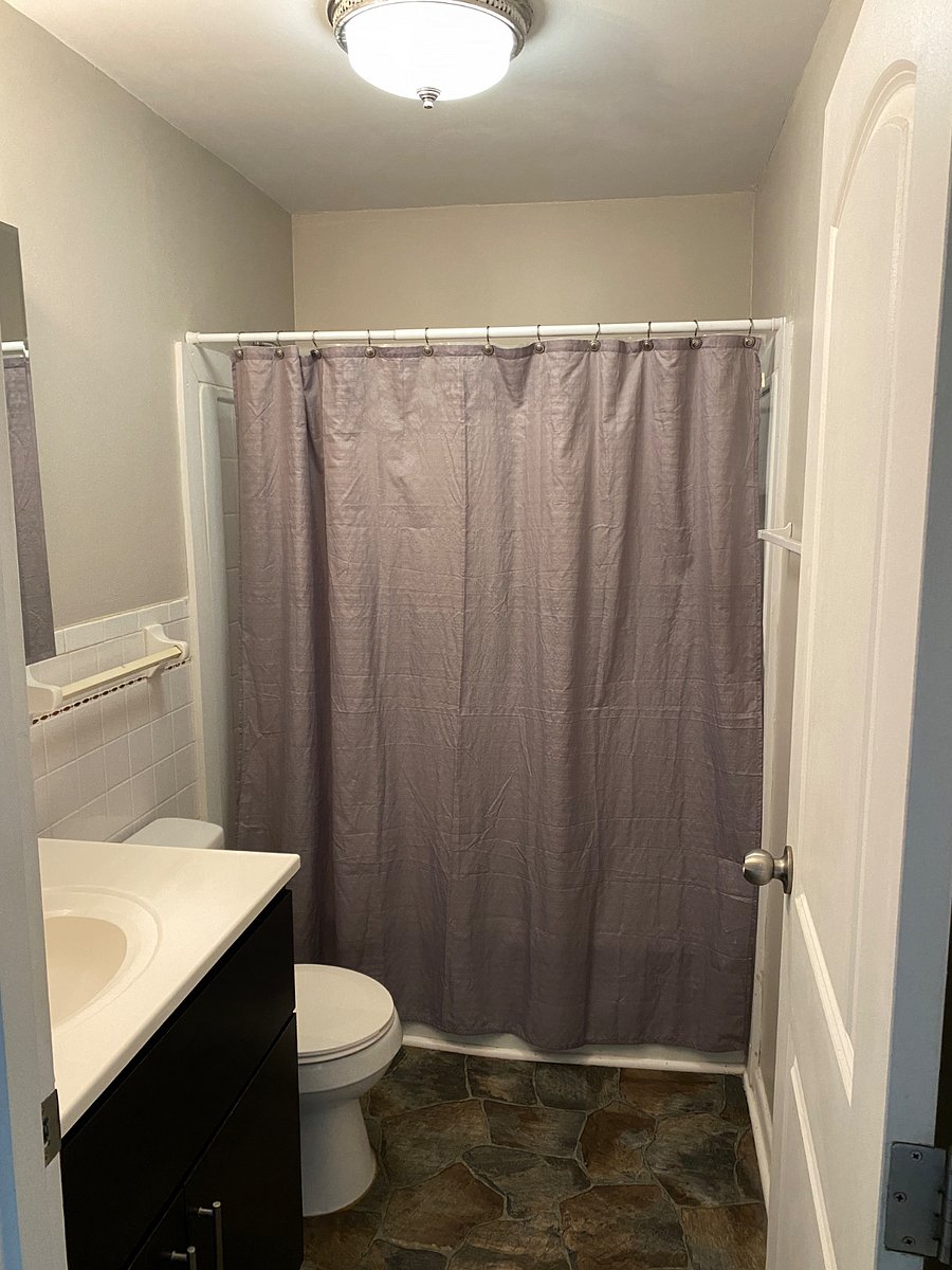 2nd Floor Full Bath