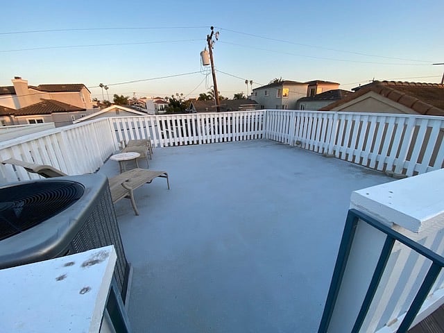 Deck above the unit