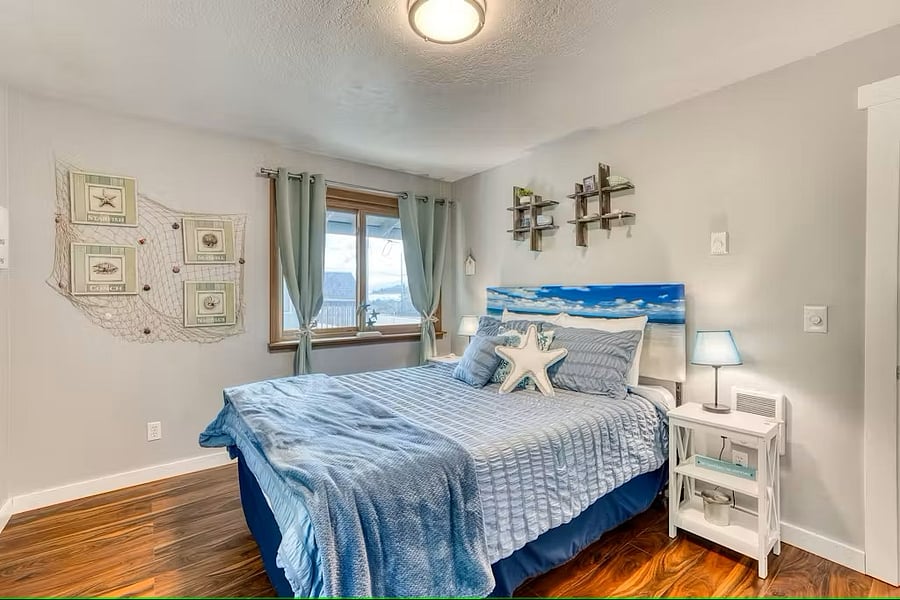 Upstairs Bedroom 2