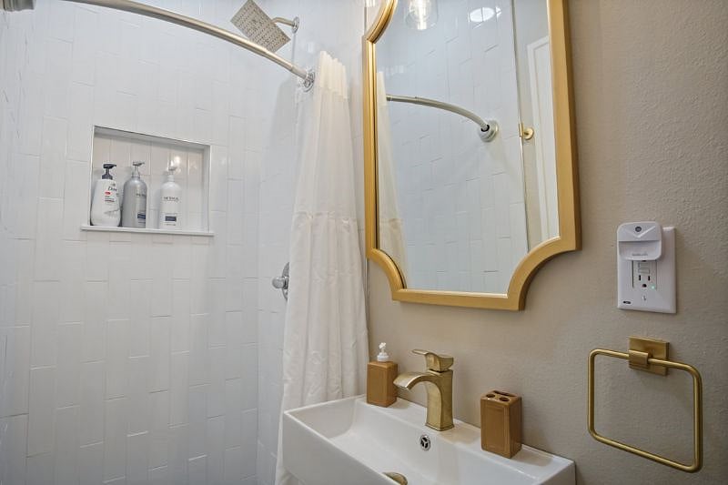 Furnished Finder property 547481_1 photo 3