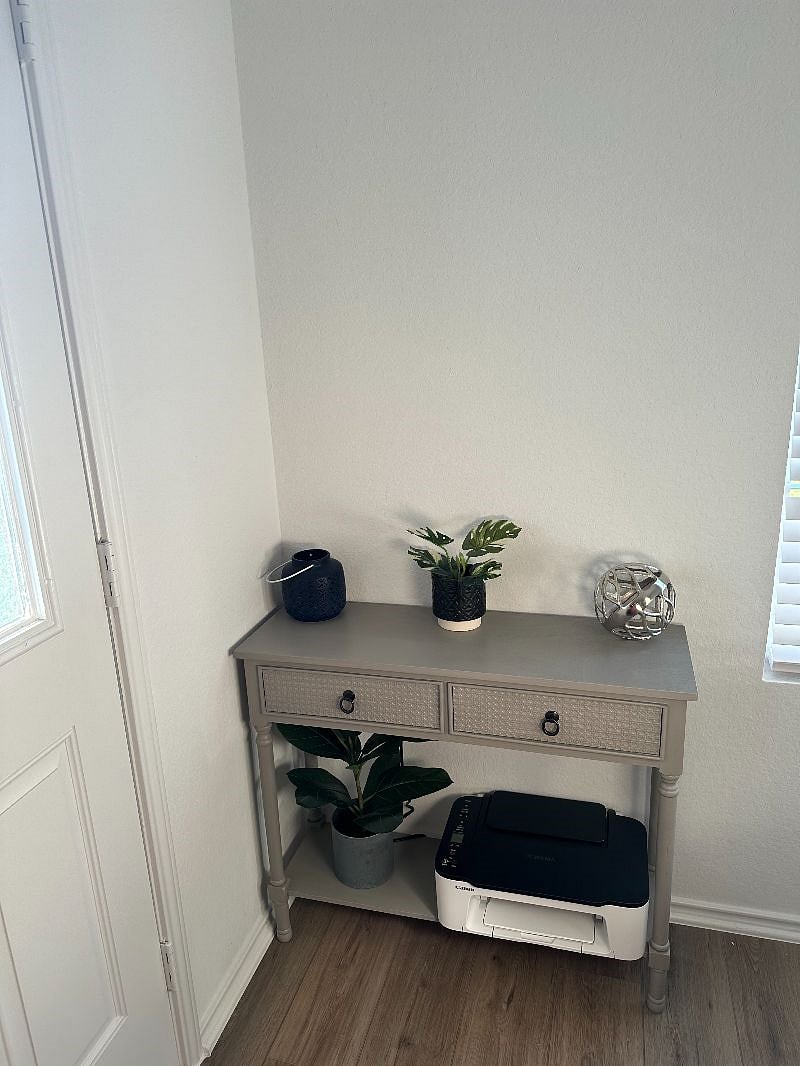 Furnished Finder property 547618_1 photo 2
