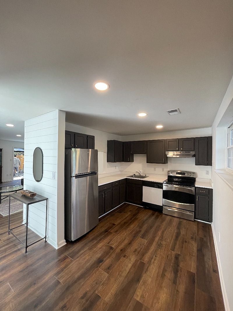 Furnished Finder property 547629_1 photo 3
