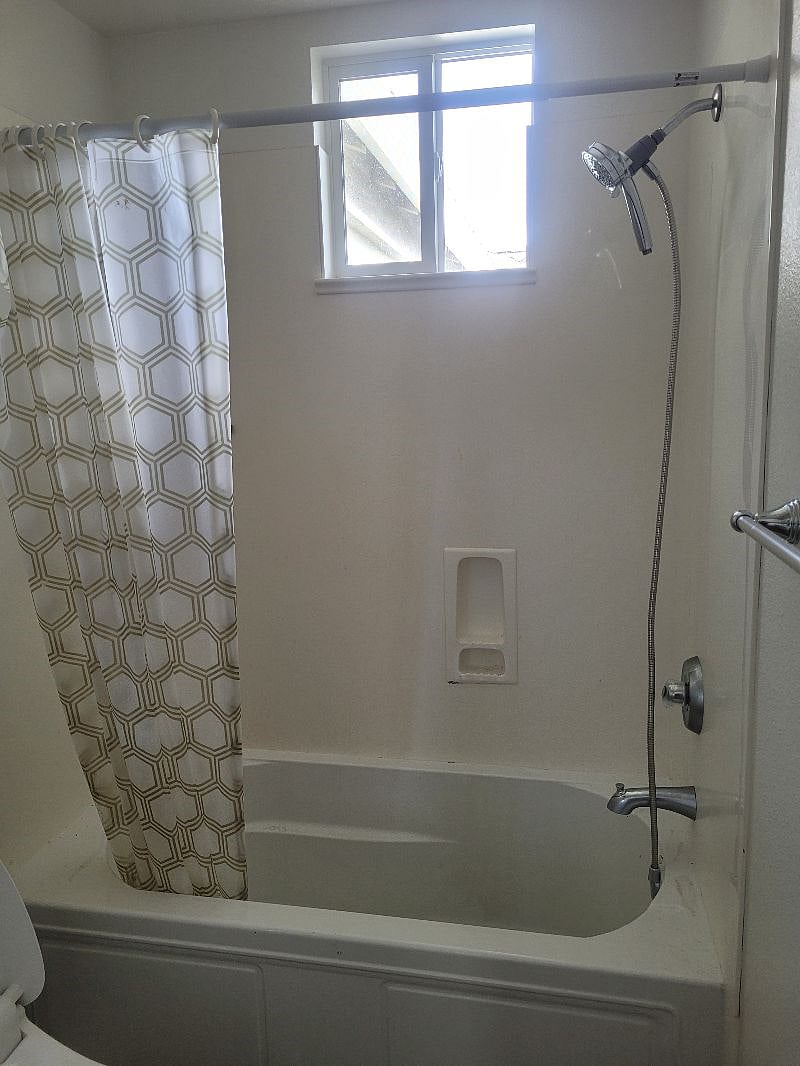 Furnished Finder property 547672_2 photo 3