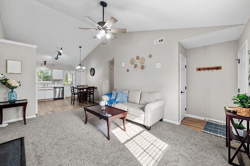 Furnished Finder property 547746_1 photo 17