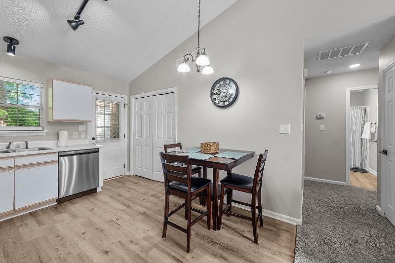 Furnished Finder property 547746_1 photo 19