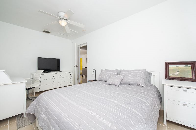 view of 3rd bedroom to kitchen