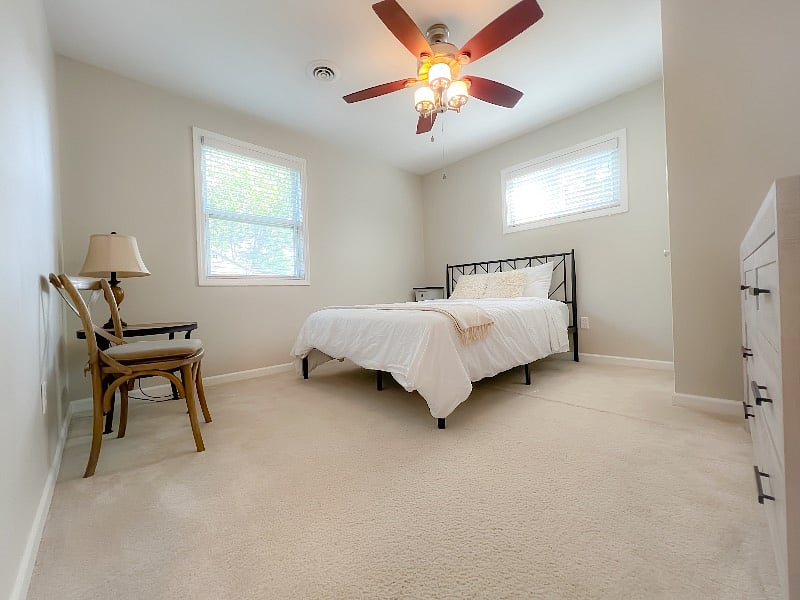 2nd bedroom with Queen bed
