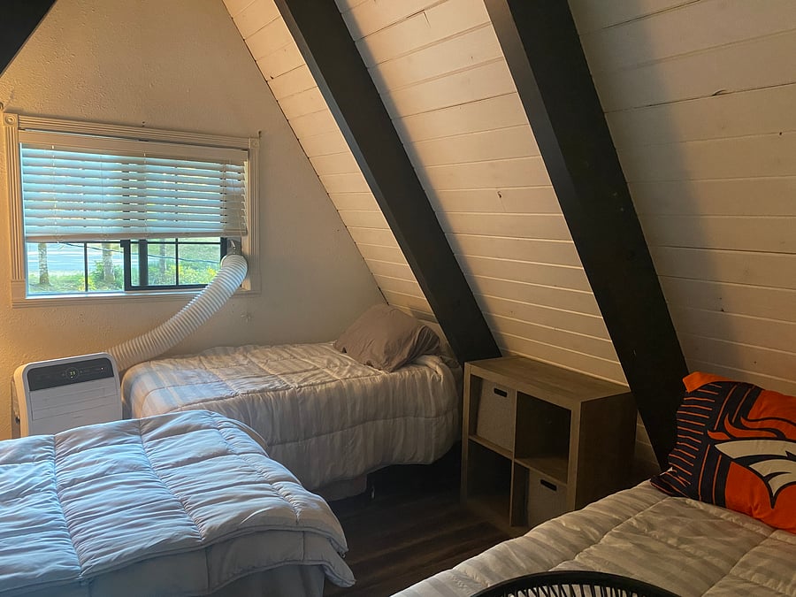 2nd bedroom (upstairs) 3 twin beds 