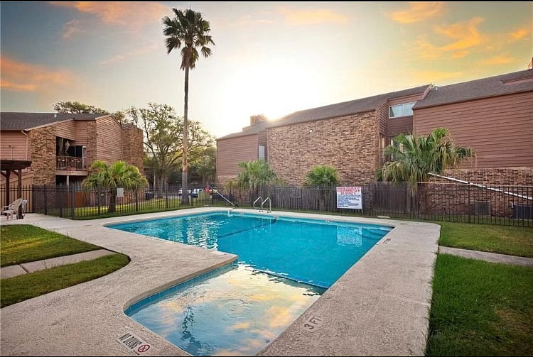 Furnished Finder property 548011_2 photo 7