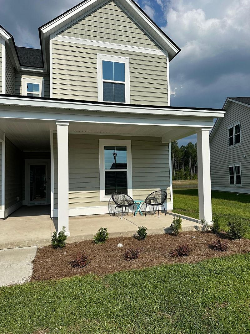 Front porch with sitting area for your own use