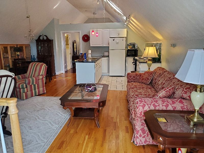 Furnished Finder property 548154_1 photo 1