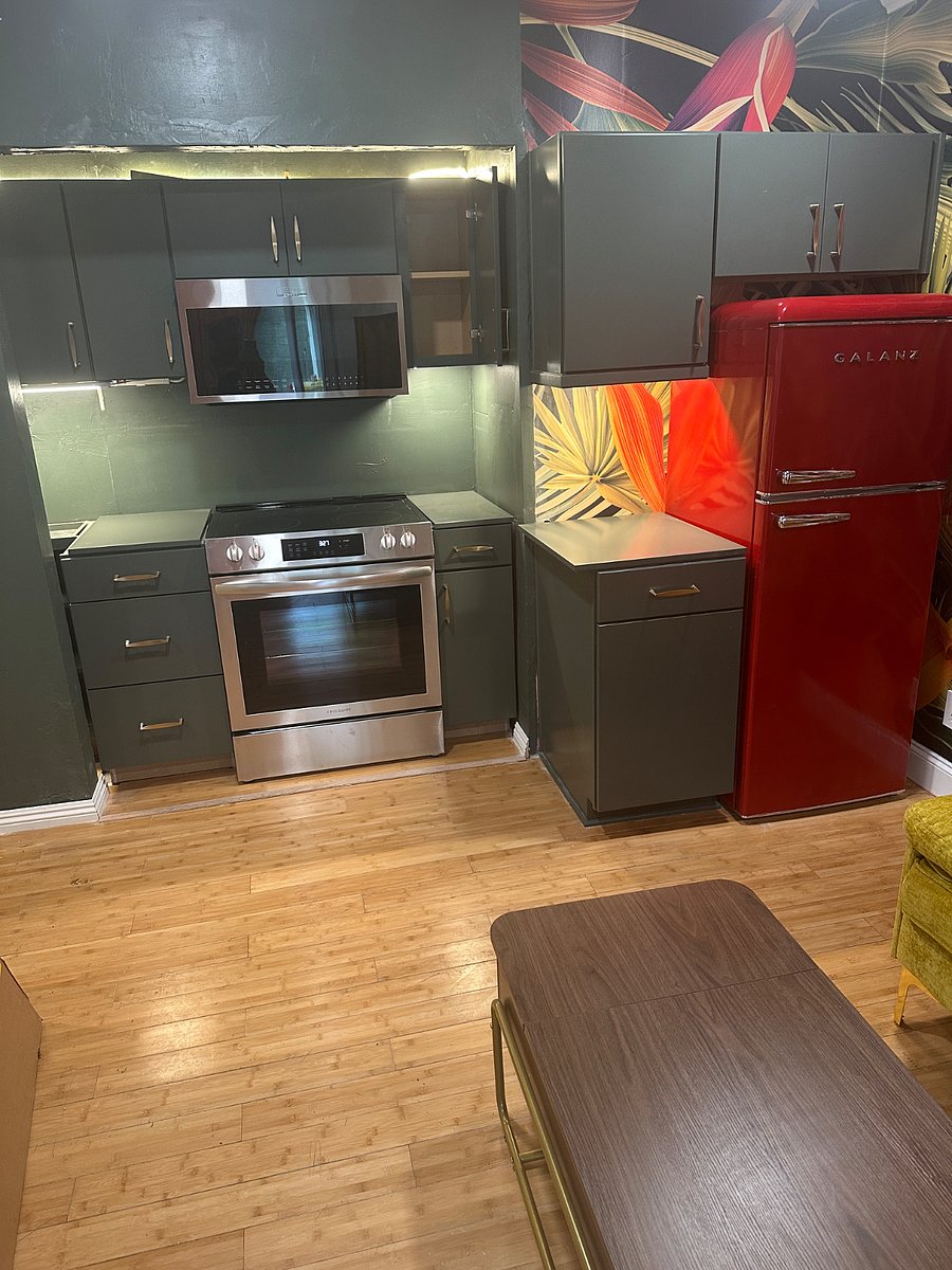 New Kitchen and appliances.