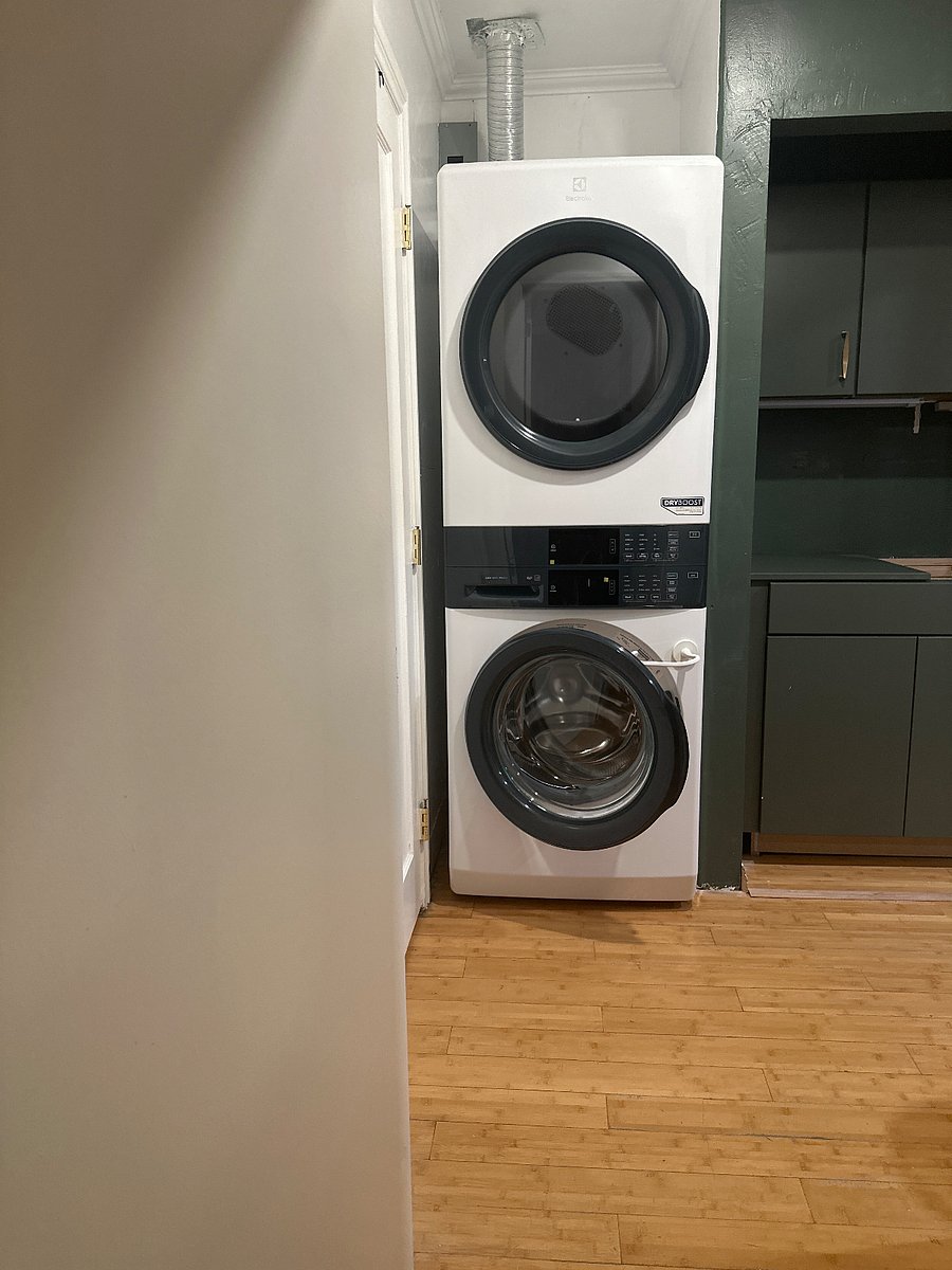 In-unit brand new washer/dryer