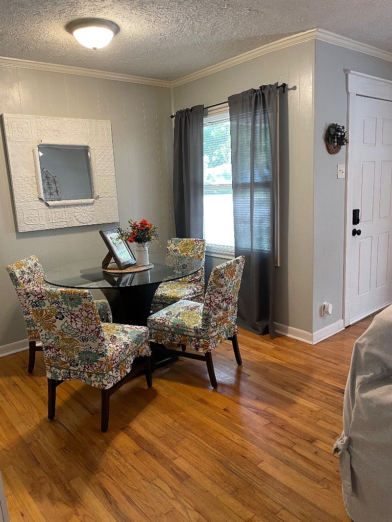 Breakfast Nook/Dining Area