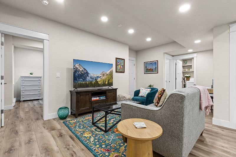 Furnished Finder property 548275_1 photo 12