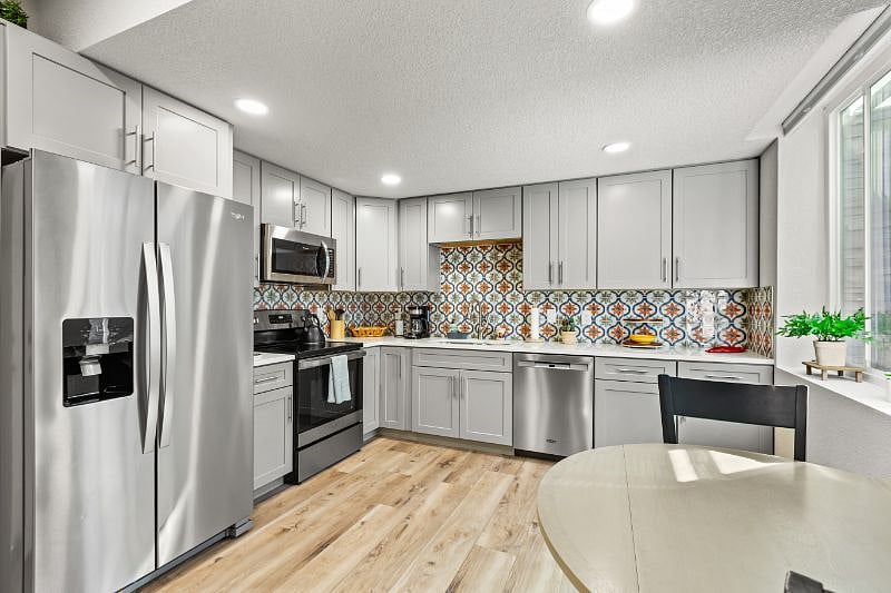 Furnished Finder property 548275_1 photo 1