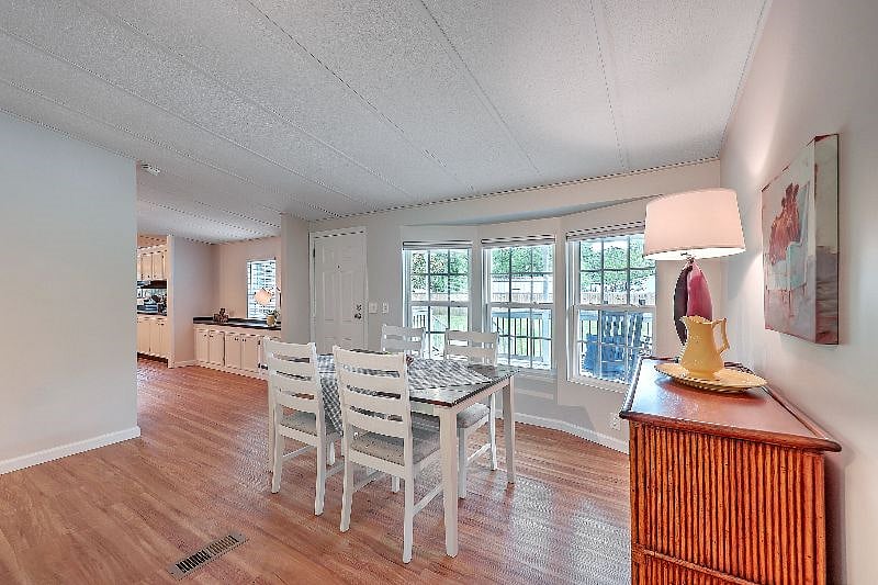 Dining room.