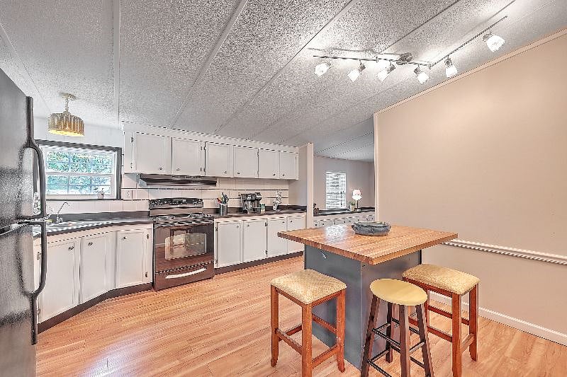 Kitchen island with stools. 