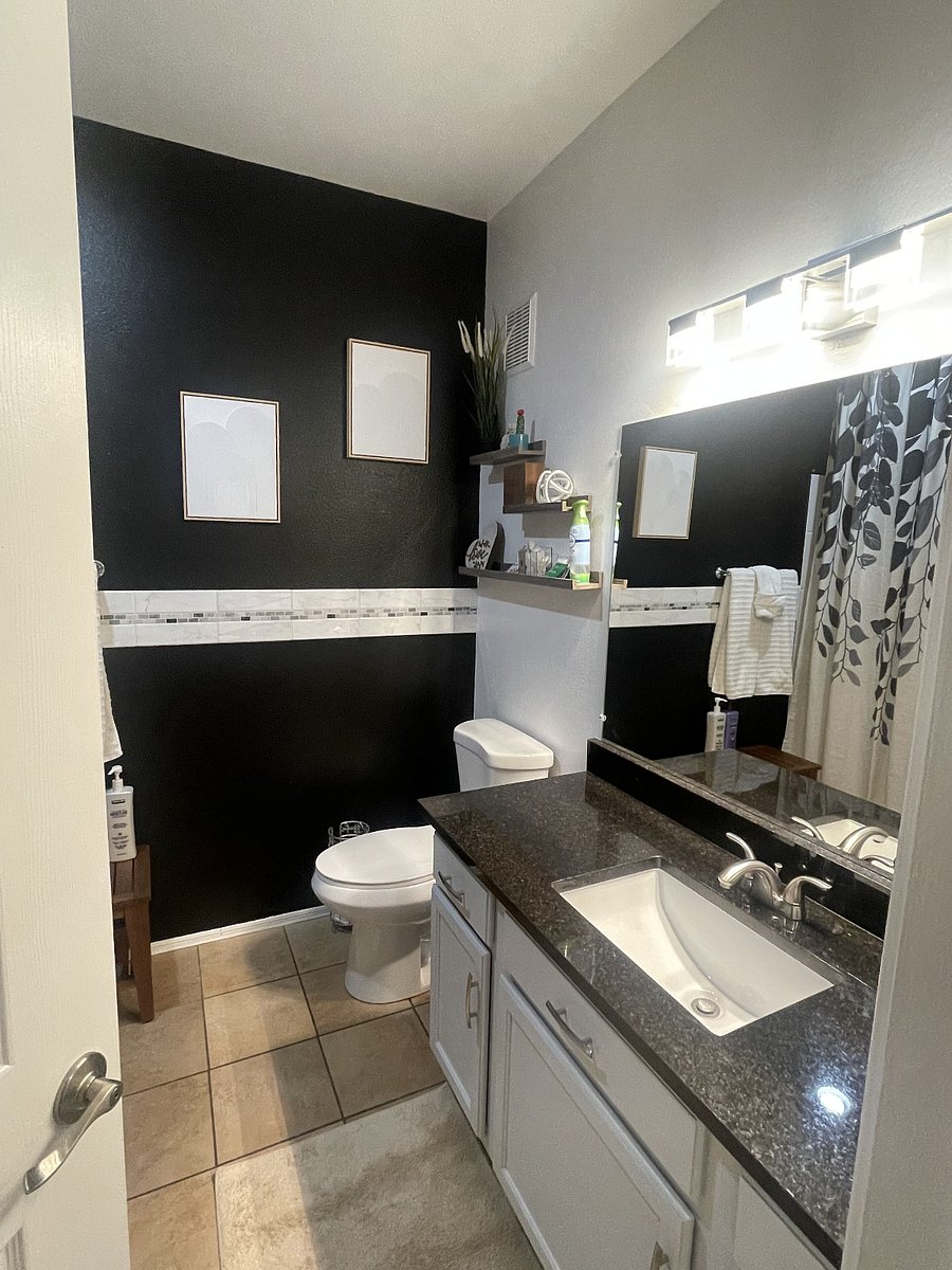Newly Remodeled, Tile/Tub.