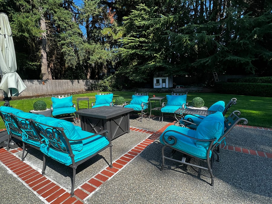 Large outdoor seating area and gas fire table