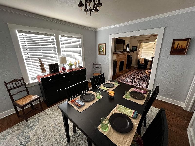 dining room with buffet table, up to 6 chairs and additional seating 