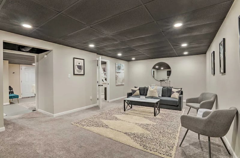 Living Room w/ Sleeper Sofa (Queen)